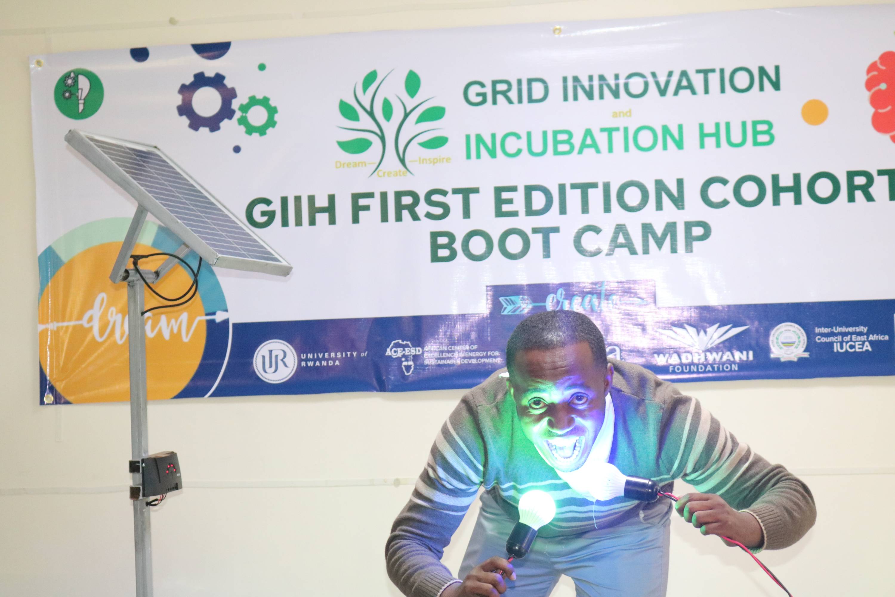 RLACS device and Right Lamp Shine Group team